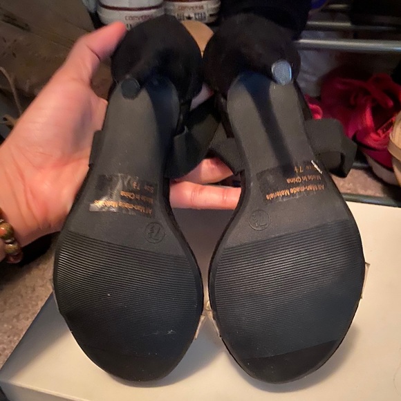 Heels - Picture 3 of 4
